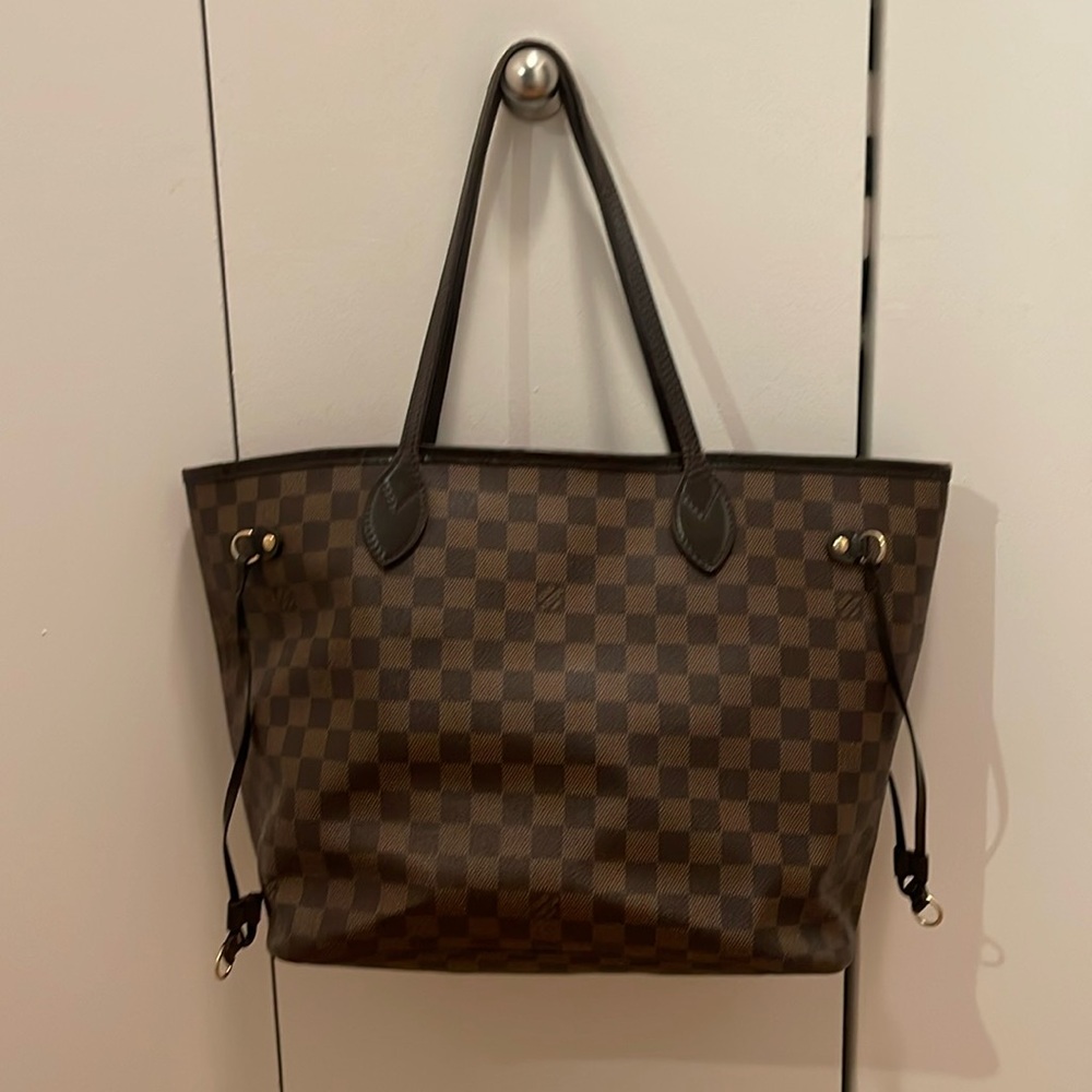 Louis Vuitton Neverfull Medium